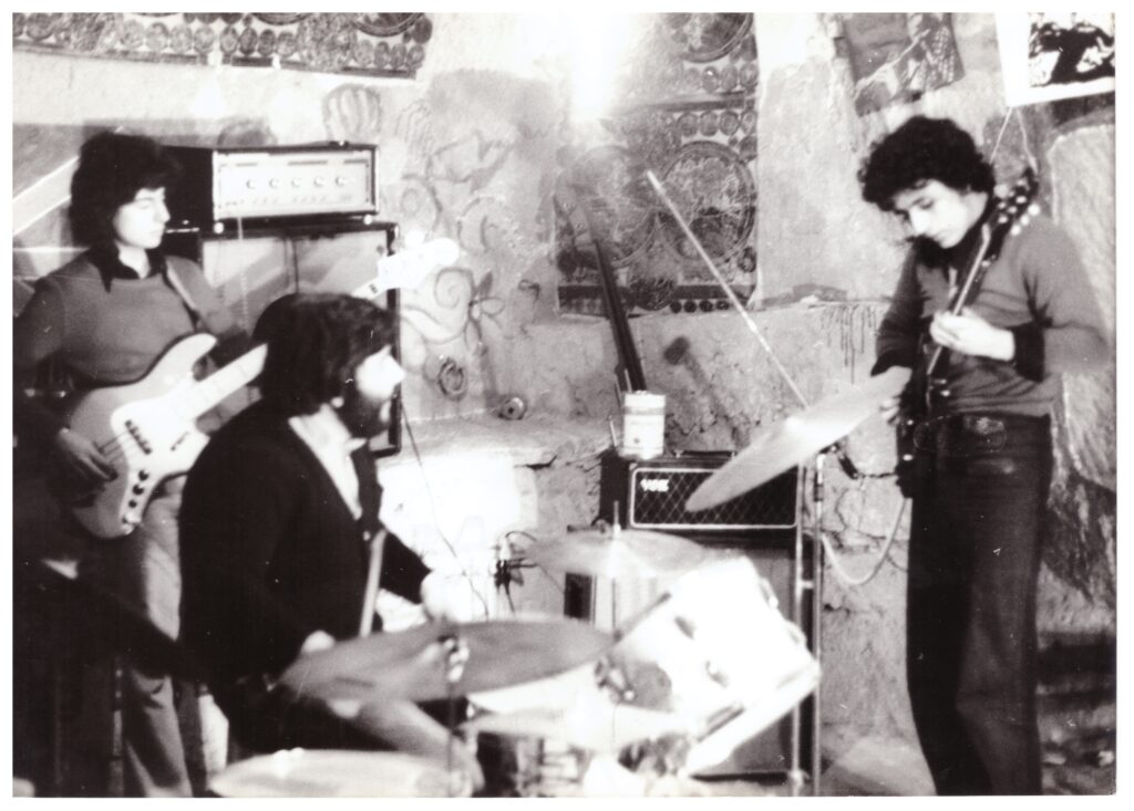 10-Fondazione-2-1024x733 PINO DANIELE SPIRITUAL                                            Una mostra dedicata al grande artista napoletano per festeggiare il suo settantesimo compleanno nel suo ricordo