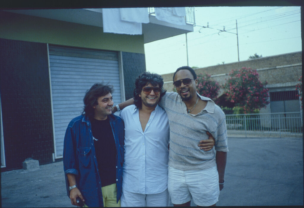 BillyCobham-e-Tullio-by-Fondazione-1024x703 PINO DANIELE SPIRITUAL                                            Una mostra dedicata al grande artista napoletano per festeggiare il suo settantesimo compleanno nel suo ricordo