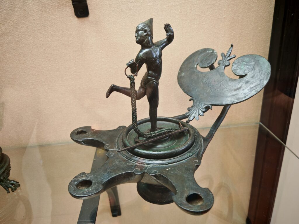 1000426407-1024x768 Domus. Gli arredi di Pompei