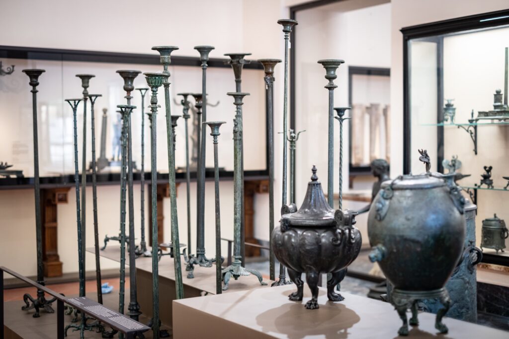 IMG-20250630-WA0023-1024x683 Domus. Gli arredi di Pompei