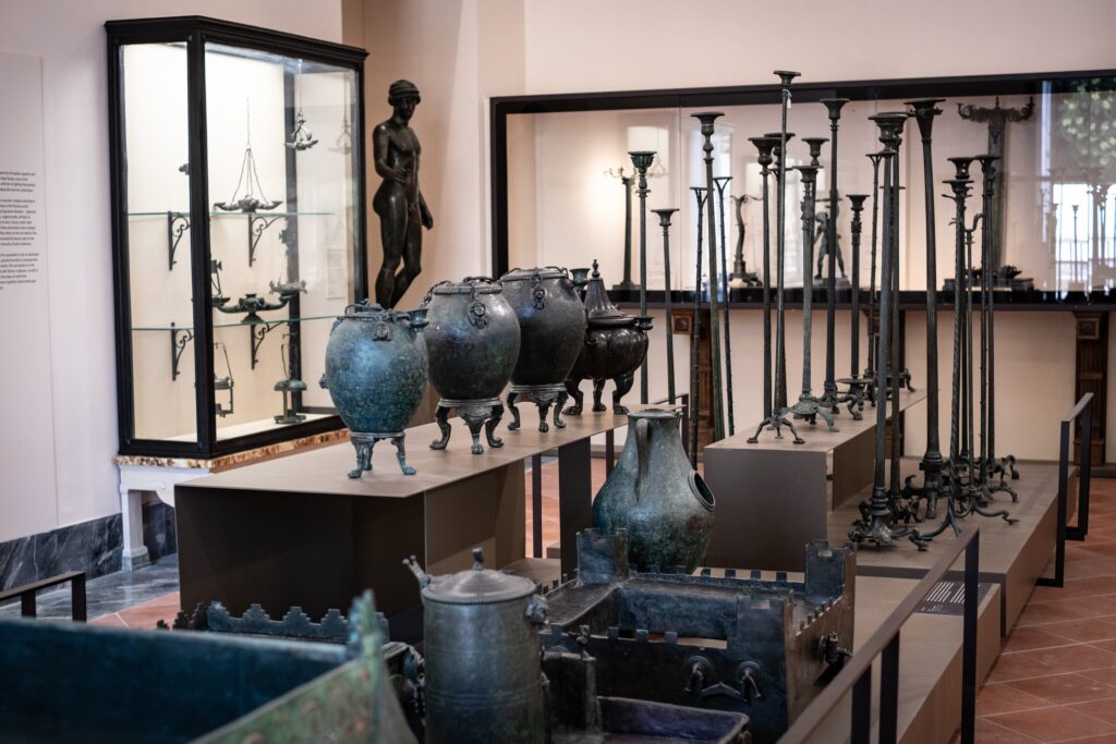 IMG-20250630-WA0029-1024x683 Domus. Gli arredi di Pompei