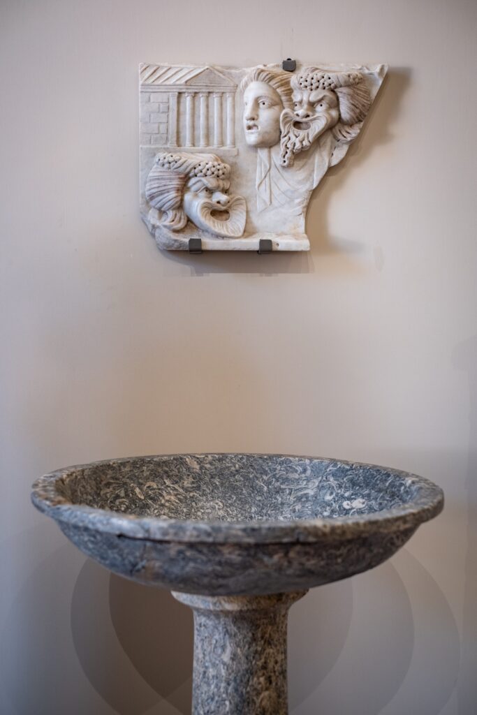 IMG-20250630-WA0041-683x1024 Domus. Gli arredi di Pompei